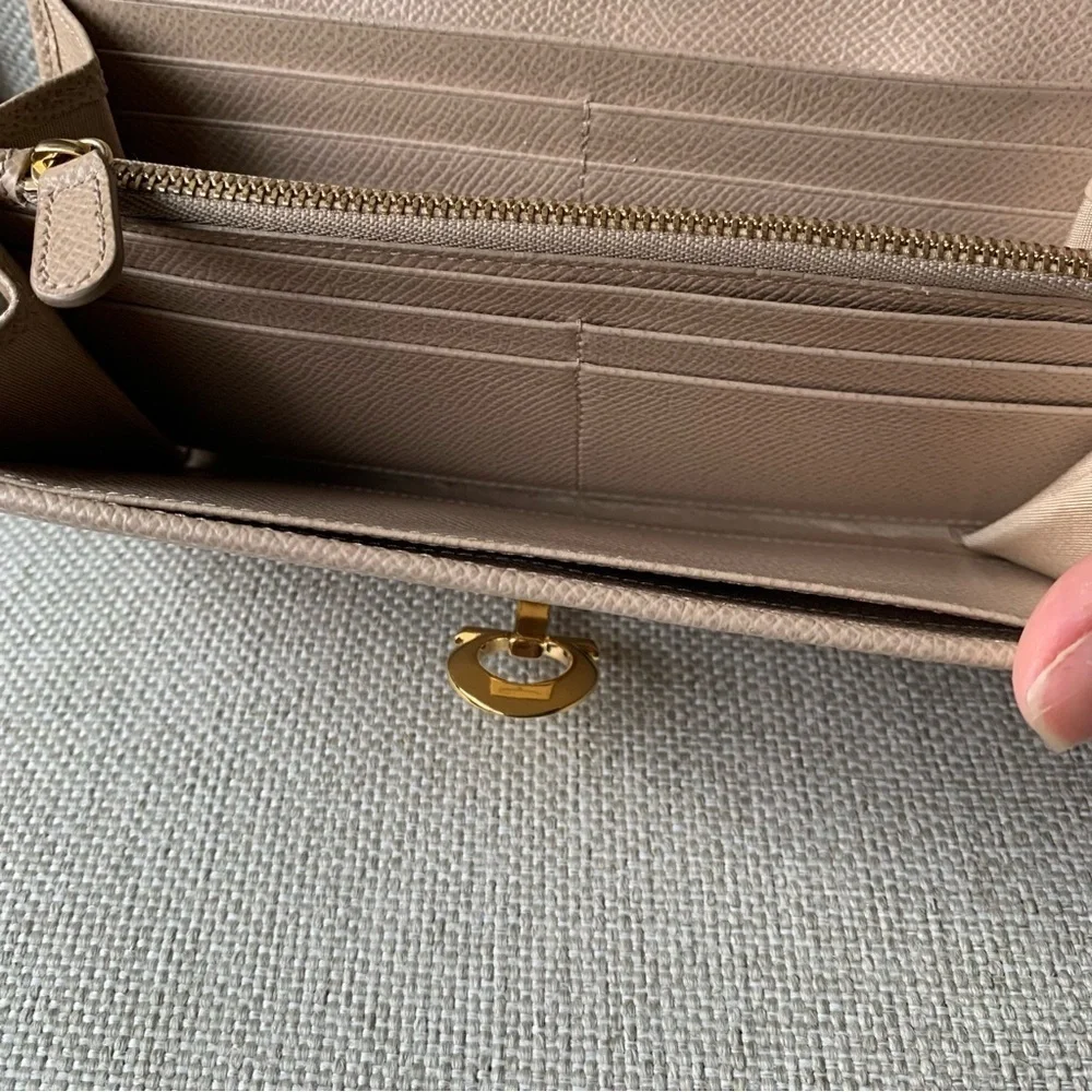 Salvatore Farragamo Gancini Continental wallet